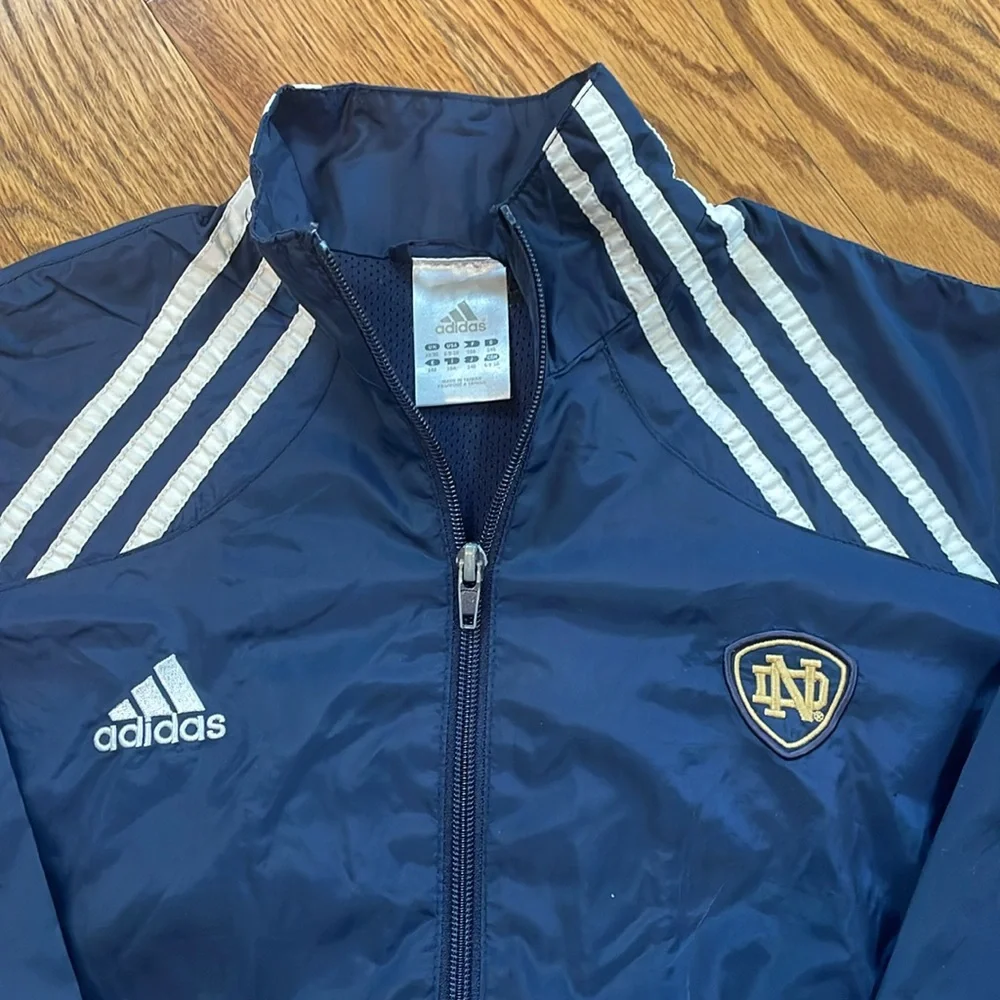 Youth Notre Dame Fighting Irish Adidas Zip Up Windbreaker/Jacket. Size S 8-10.